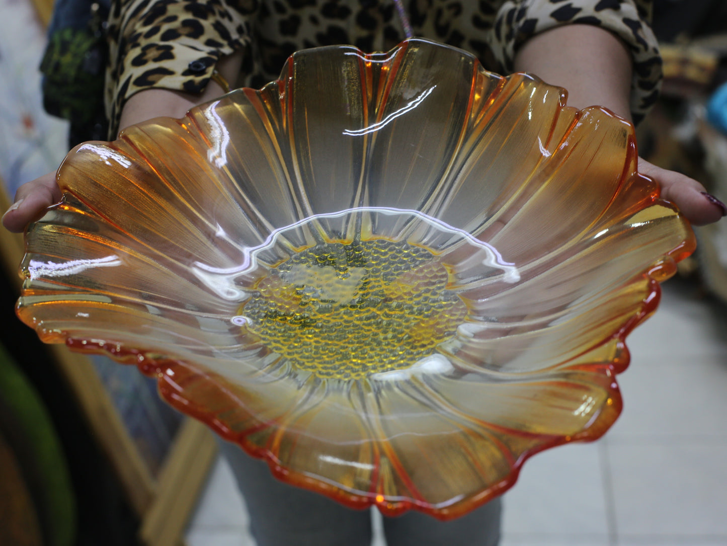 FLOWER GLASS BOWL